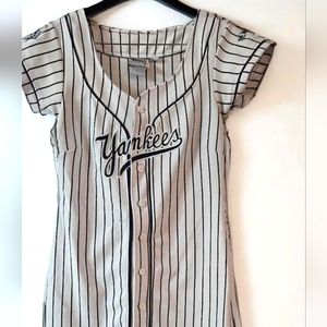 Cooperstown Collection by G-III & Carl Banks Yankees jersey dress